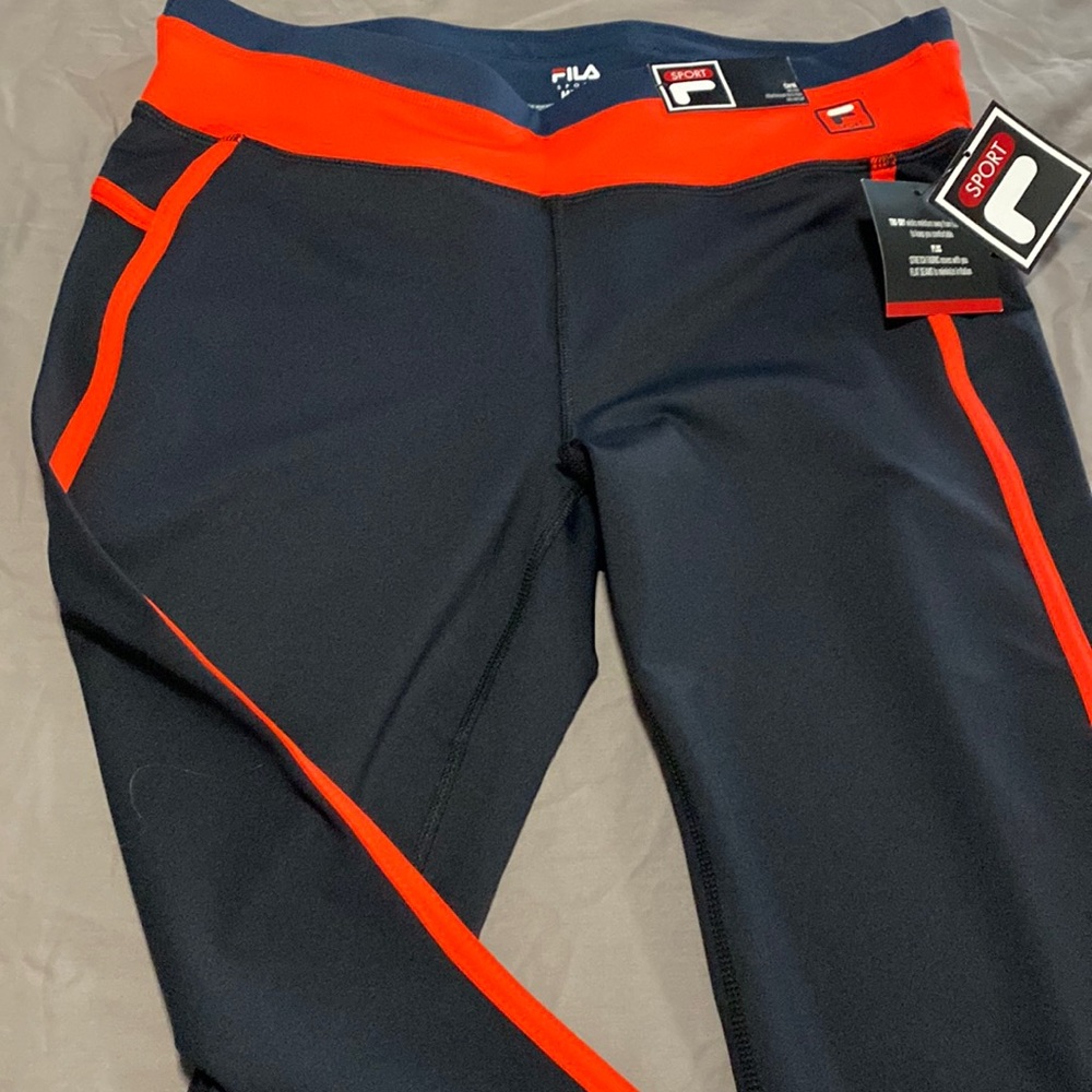 Women’s Fila Sport Capri Mid Rise  Medium Size in Black